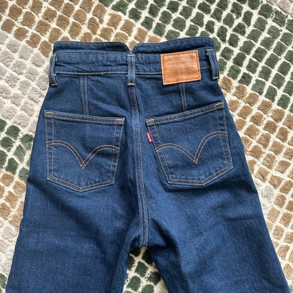 Levi's Premium Ribcage Straight Women's Jeans Size 23 - Picture 3 of 6